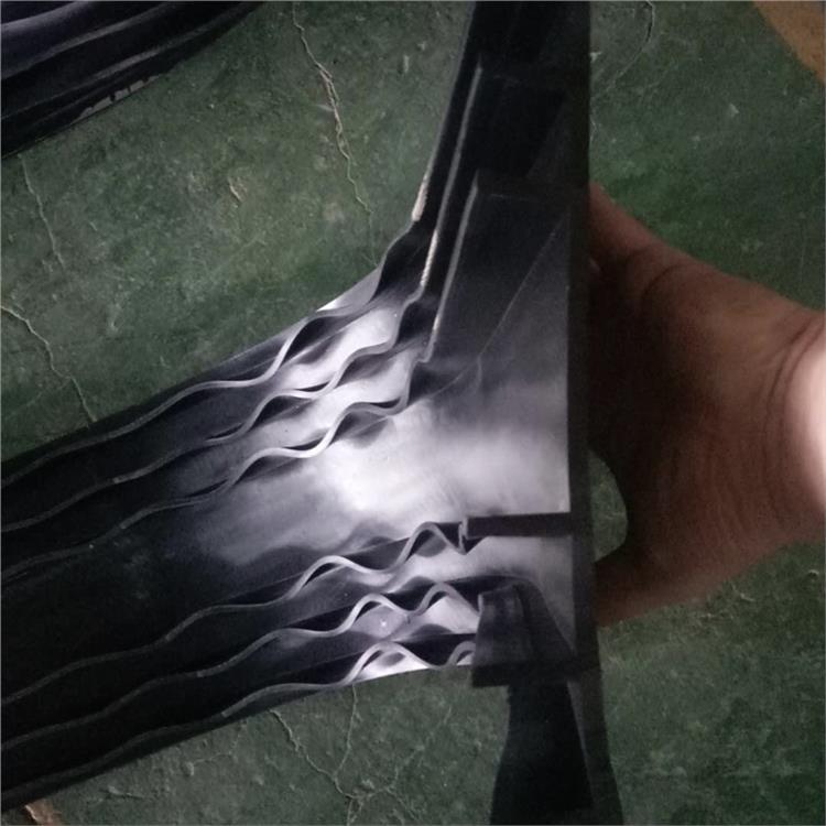 中孔型钢边式橡胶止水带 桥梁建筑工程施工缝止水