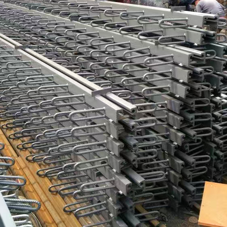 乌鲁木齐公路伸缩装置 来图定制 公路桥梁钢板伸缩缝