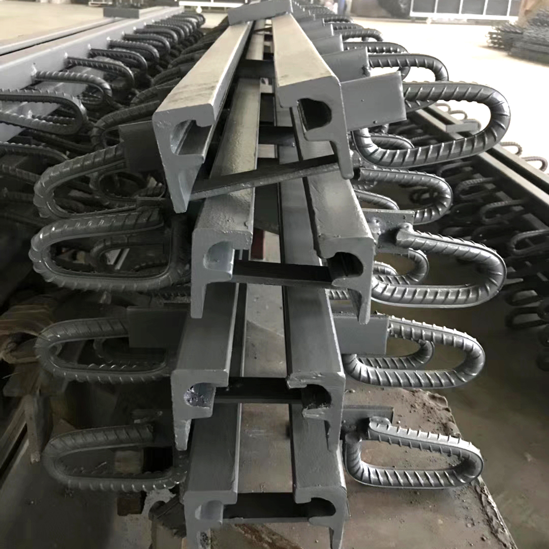 太原梳齿板桥梁工程伸缩缝 可按需加工定制 公路桥梁工程伸缩缝