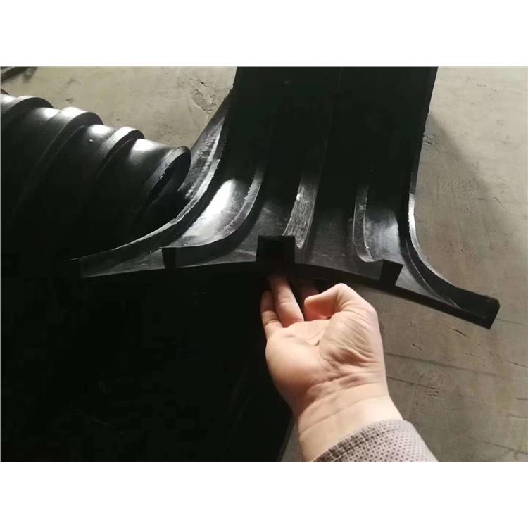 济南中孔型遇水膨胀橡胶止水带 中埋式钢边橡胶止水带 建筑沉降缝