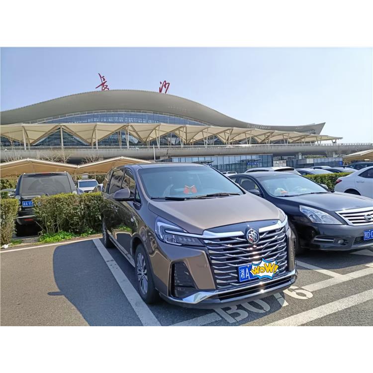 长沙自驾租车 豪华商务车机场高铁接送包车服务