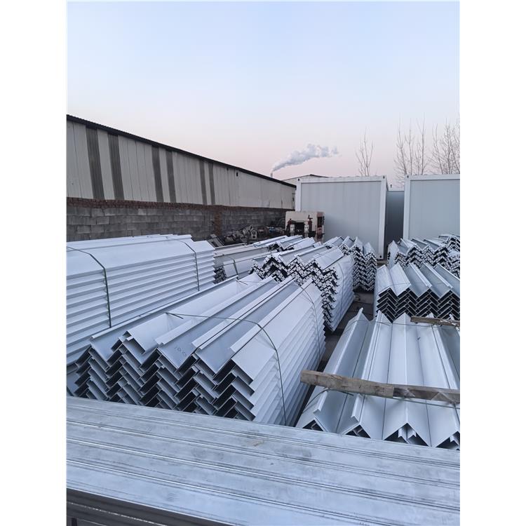 鲅鱼圈950岩棉复合板 环保节能1150型集装箱板材